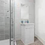 Centre - Free Parking - Close To Arena - Sleeps 6 *