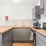 Apartamento Centre - Free Parking - Close To Arena - Sleeps 6 *