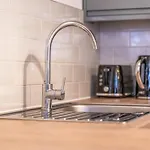 Centre - Free Parking - Close To Arena - Sleeps 6 *