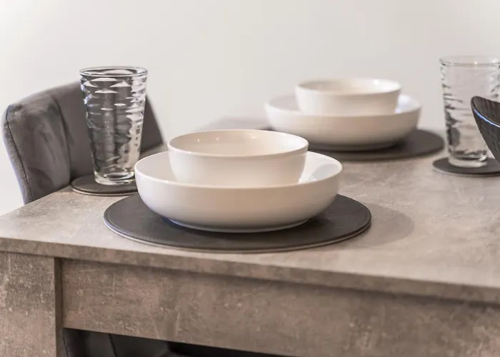 Centre - Free Parking - Close To Arena - Sleeps 6 Apartment