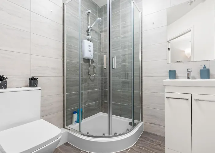 Centre - Free Parking - Close To Arena - Sleeps 6 Apartment