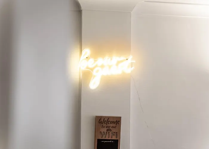 Centre - Free Parking - Close To Arena - Sleeps 6