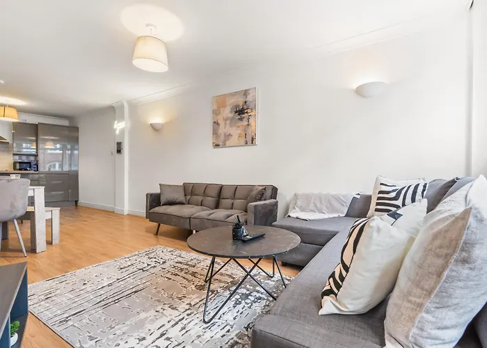 Centre - Free Parking - Close To Arena - Sleeps 6 Лідс